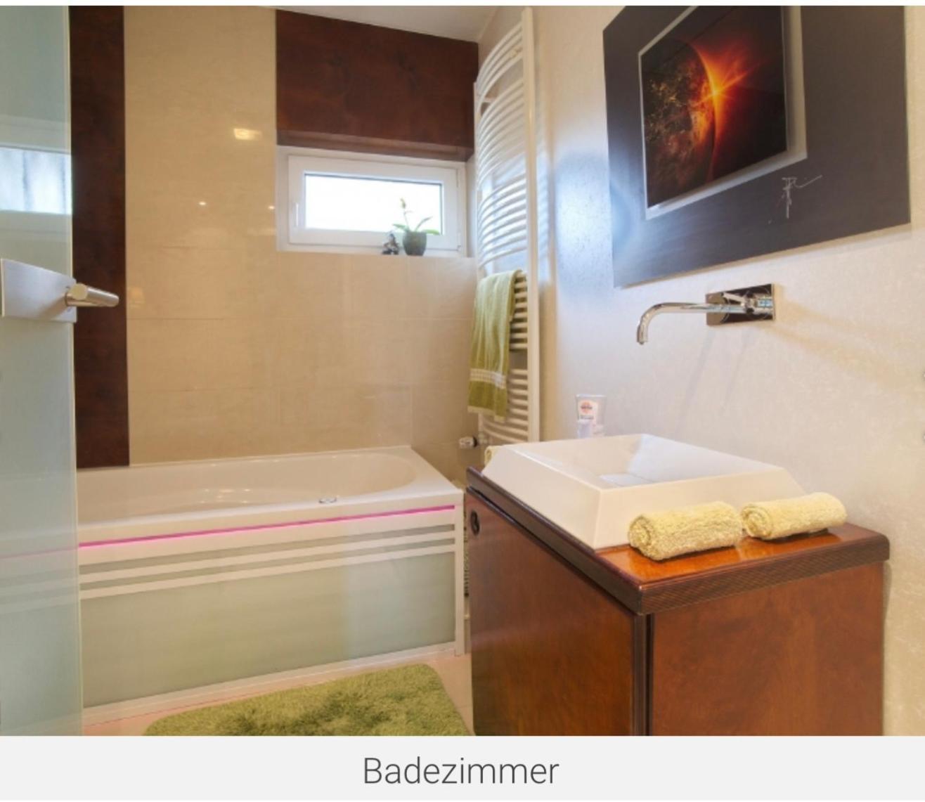 Beste Lage In Bochum Sehr Hochwertige, Individuelle Wohnung Als Hotelalternative Mit Suedterrasse, Pkw-Stellplatz, Wallbox U.V.M. Exterior foto
